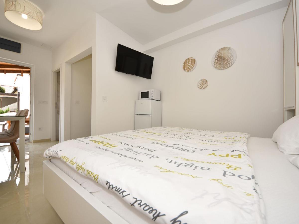 Apartment Matanovi Dvori-1 By Interhome Vir Exteriér fotografie